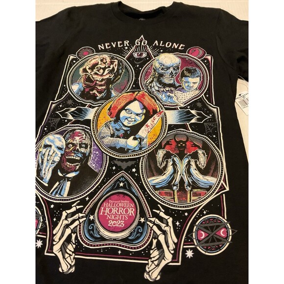 Universal Studios Hollywood HHN 2023 - NEVER GO ALONE T-Shirt XS - Picture 2 of 8